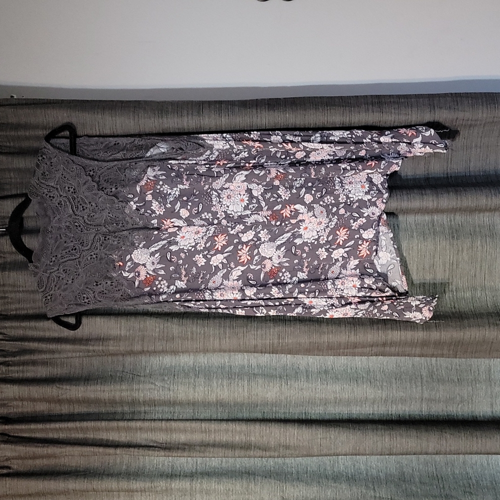 Torrid floral and gray top